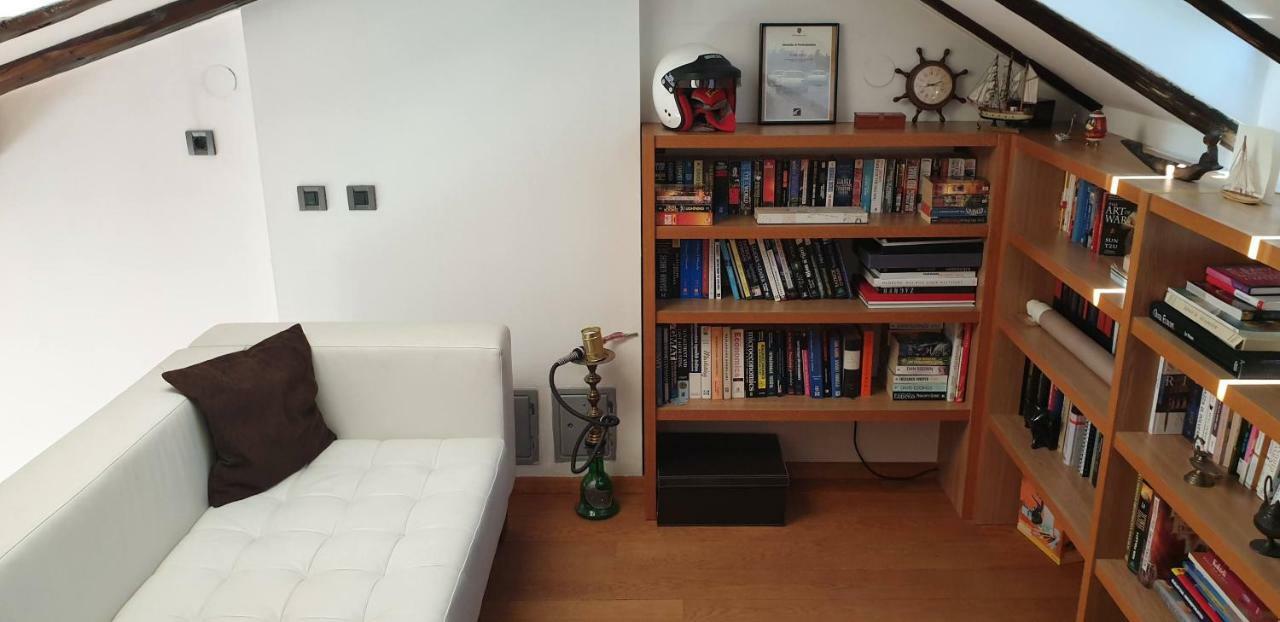 Parkview Apartment In Zagreb'S Favorite Neighborhood Екстериор снимка